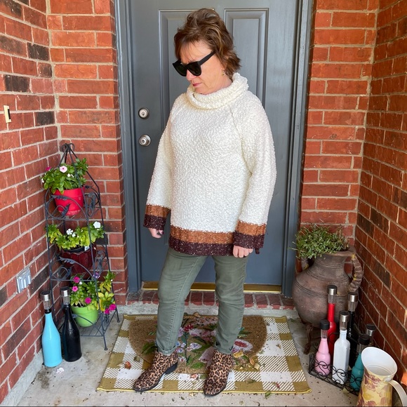 Mystree Cream Color Block Confetti Turtle Neck Soft & Cozy Sweater S M L NWT - Picture 8 of 17